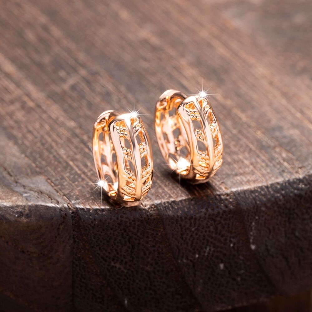 18K gold U-shaped earrings set with cubic zirconia